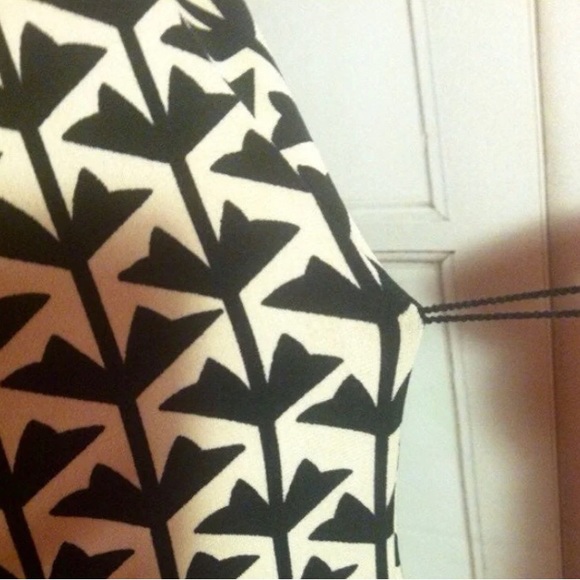 Lovely Black and White Max Studio Dress - Picture 6 of 12